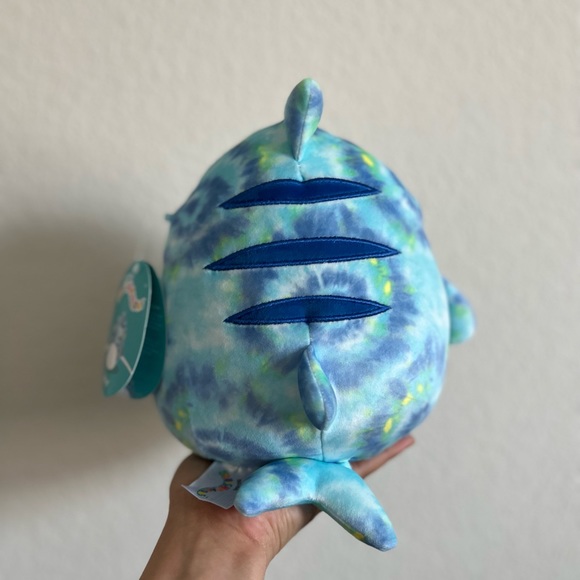 New Luther The Tie Dye Shark Squishmallows - Picture 8 of 14